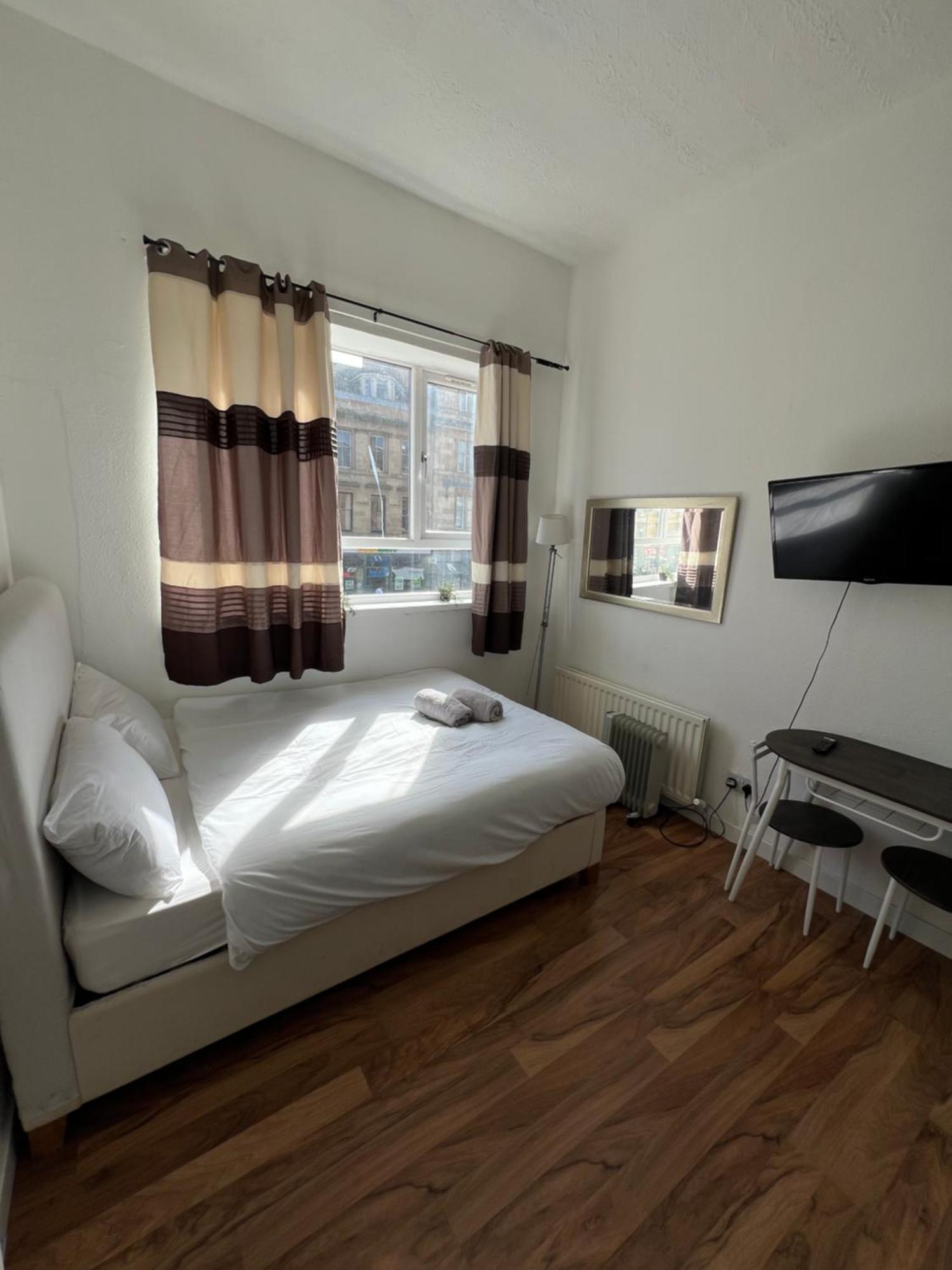 Great Western Road Studio With En Suite Glasgow Zewnętrze zdjęcie